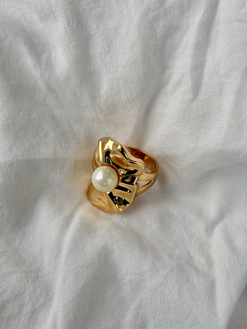 Organic Flower with Pearl Ring - 18k Gold Plated - Size 9.5